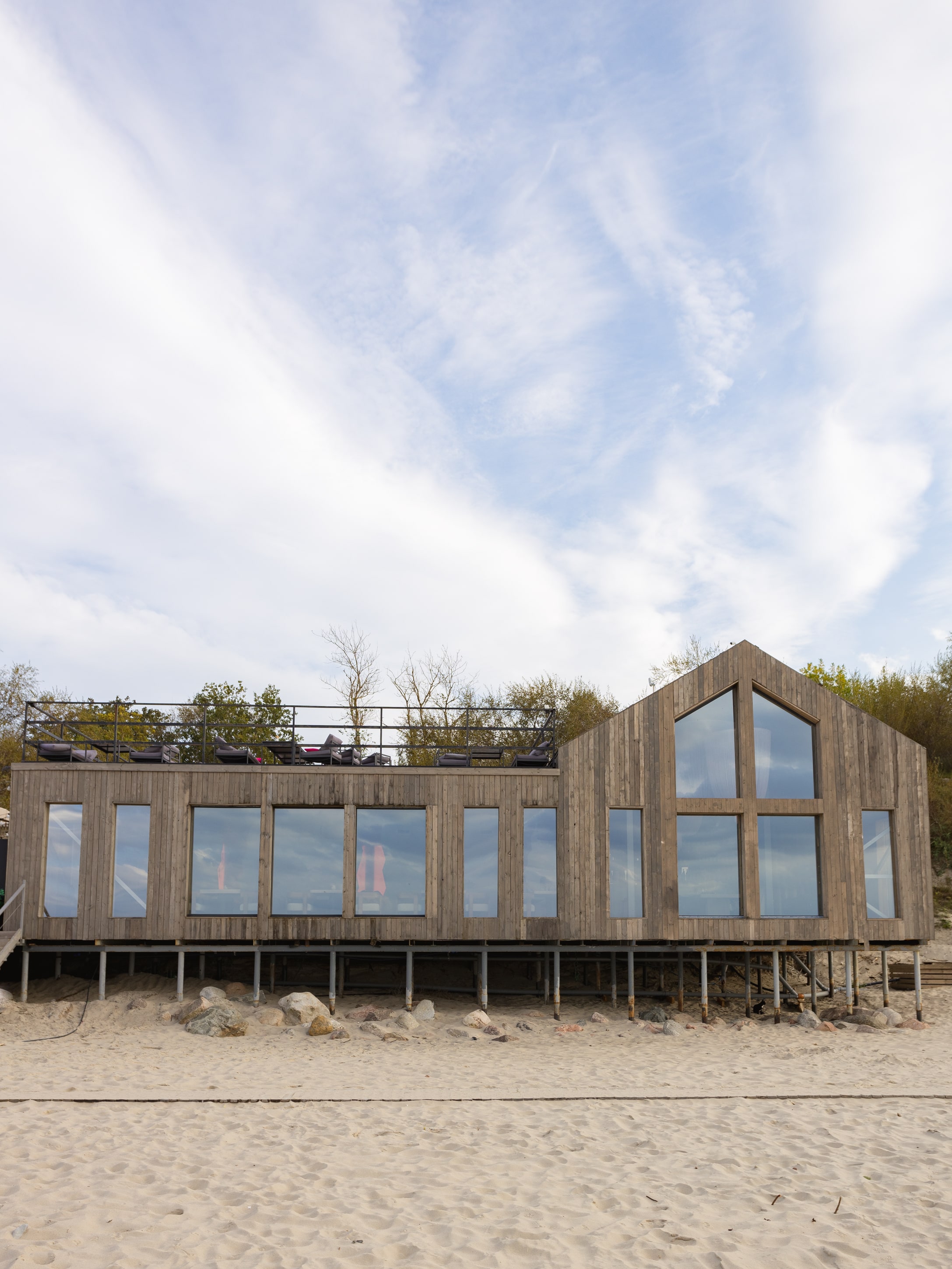 M-rest, ресторан на берегу Балтийского моря. Be Interno