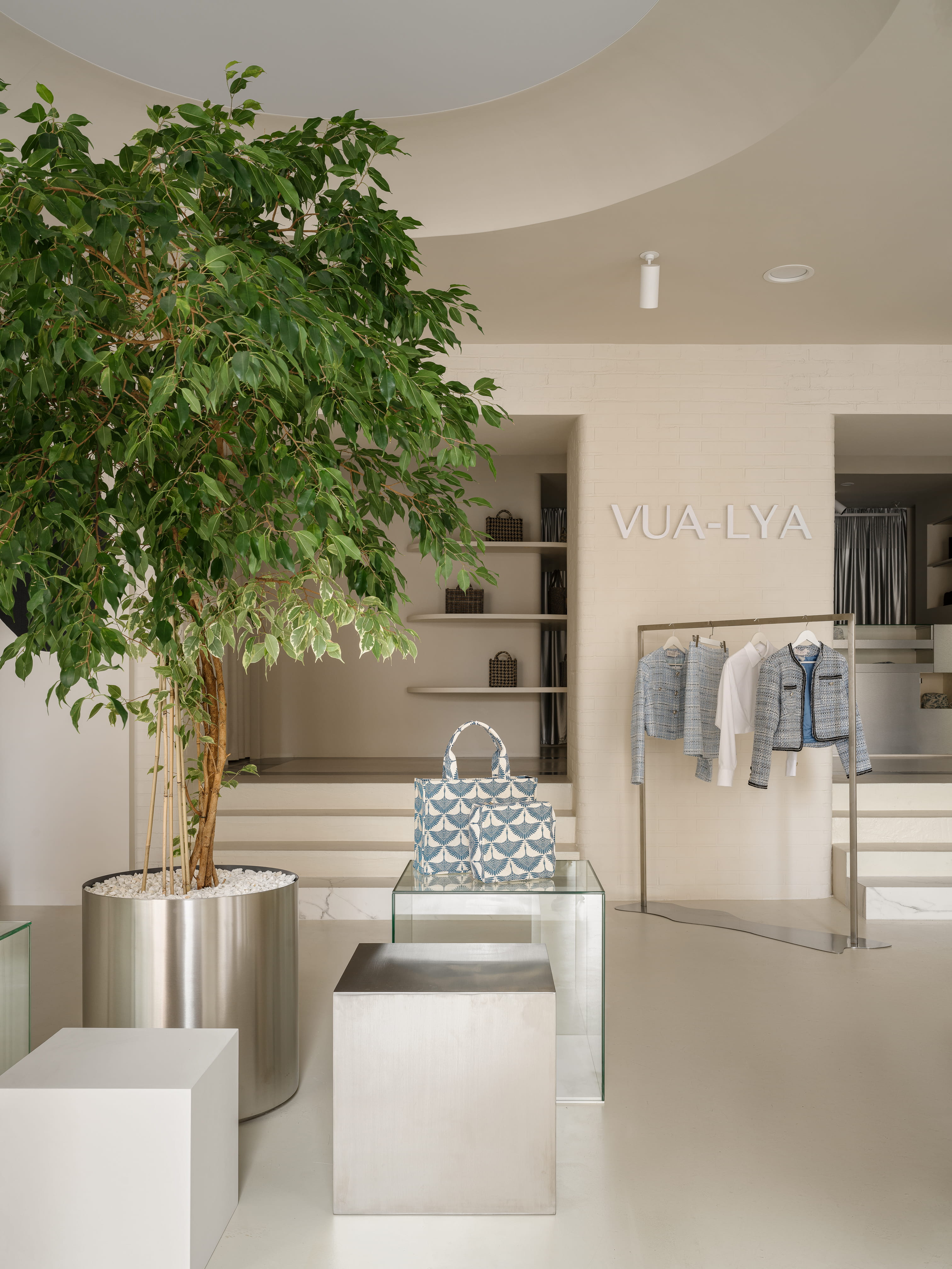 Бутик Бренда VUA-LYA в Санкт-Петербурге. Be Interno