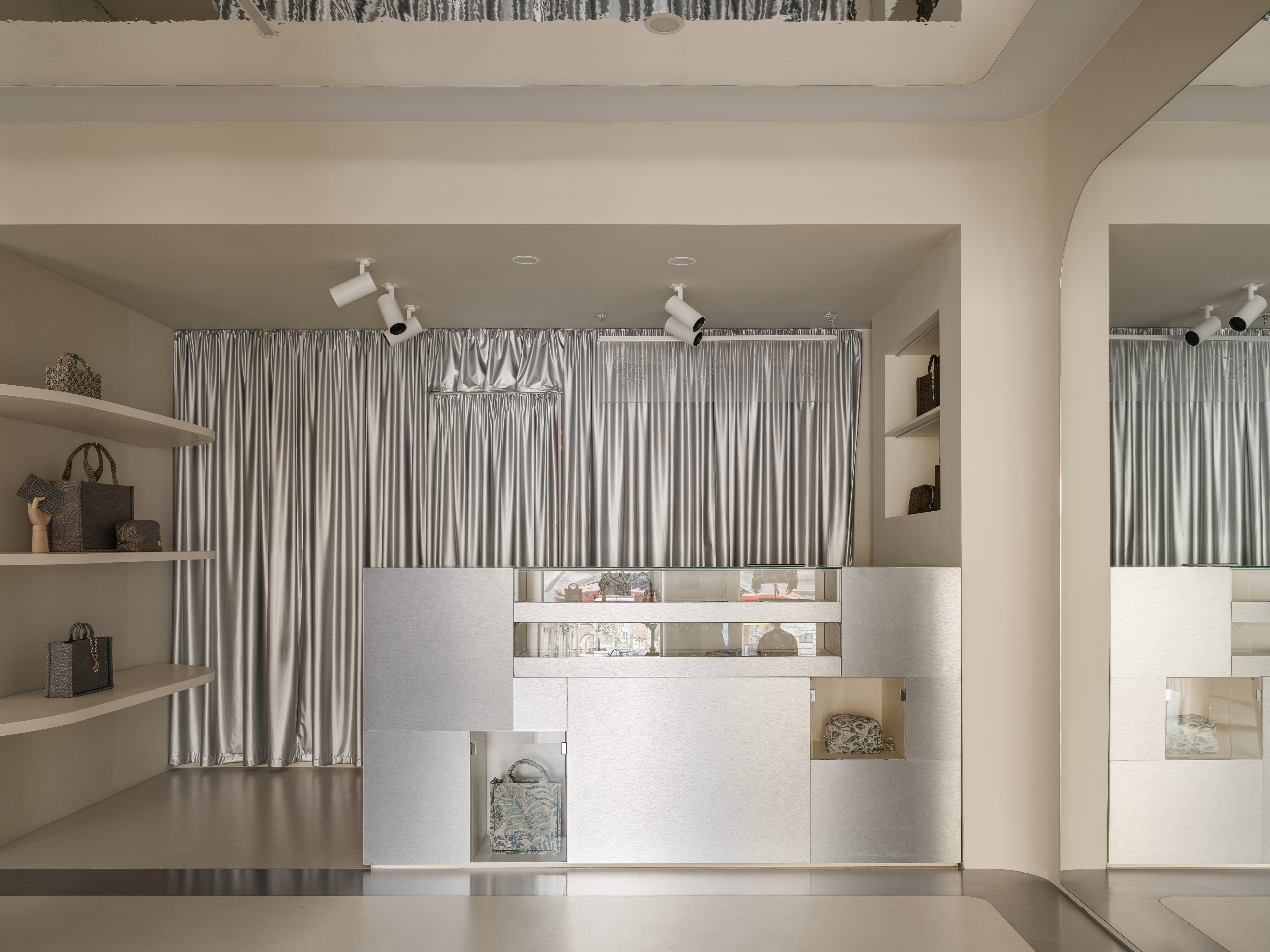 Бутик Бренда VUA-LYA в Санкт-Петербурге. Be Interno