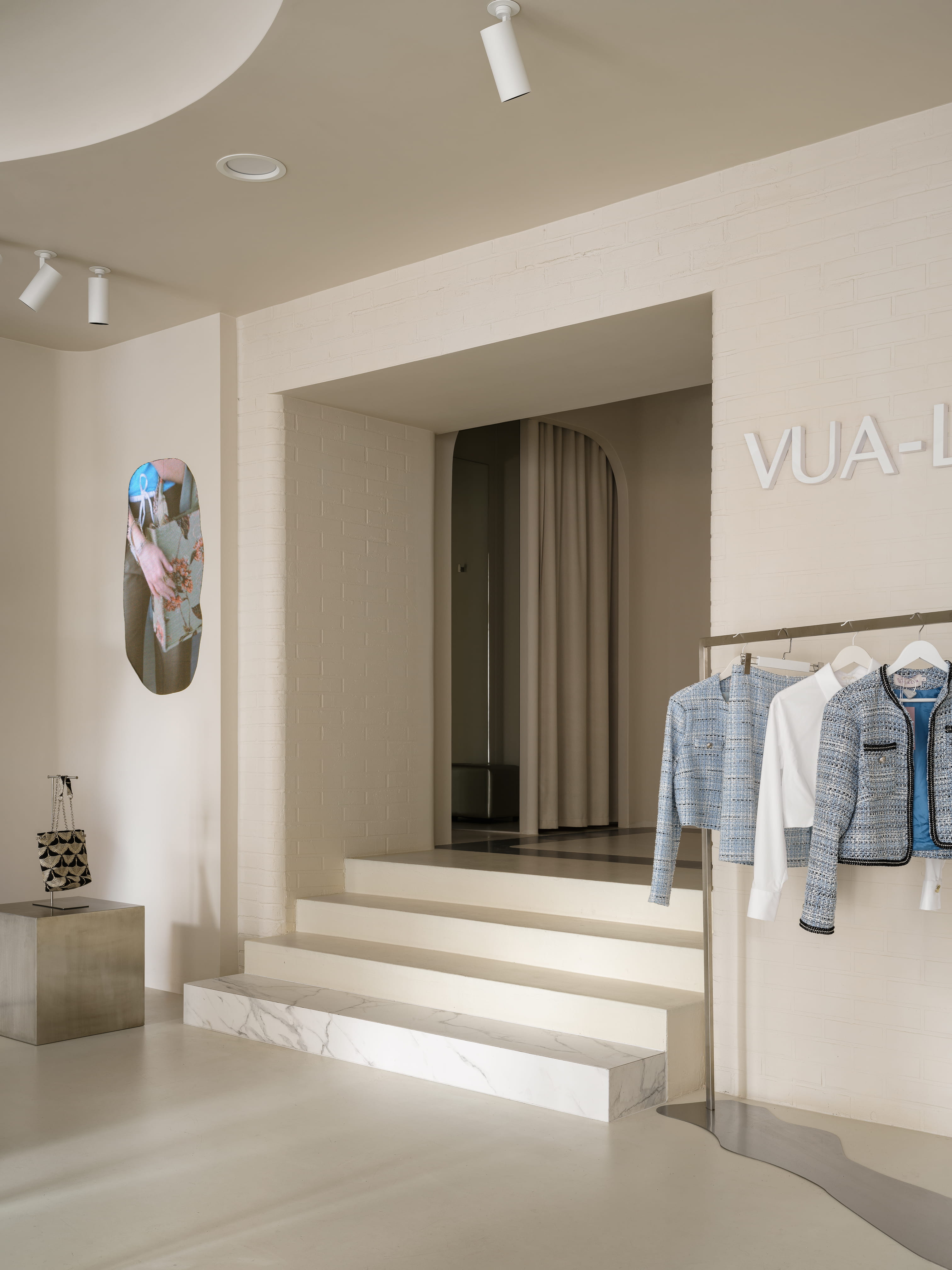 Бутик Бренда VUA-LYA в Санкт-Петербурге. Be Interno